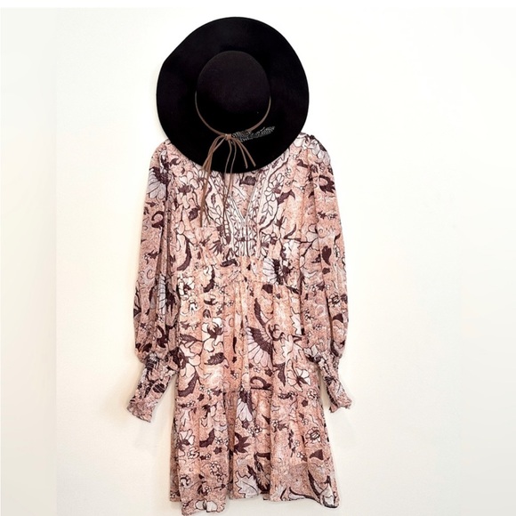 094. O.P.T Pink Floral Ruffle Long Sleeve V-Neck Dress - Picture 2 of 7